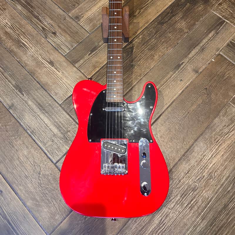 2000 s Squier Telecaster Red