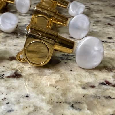 Jin Ho 6 on a side tuners with pearl button - Gold image 5