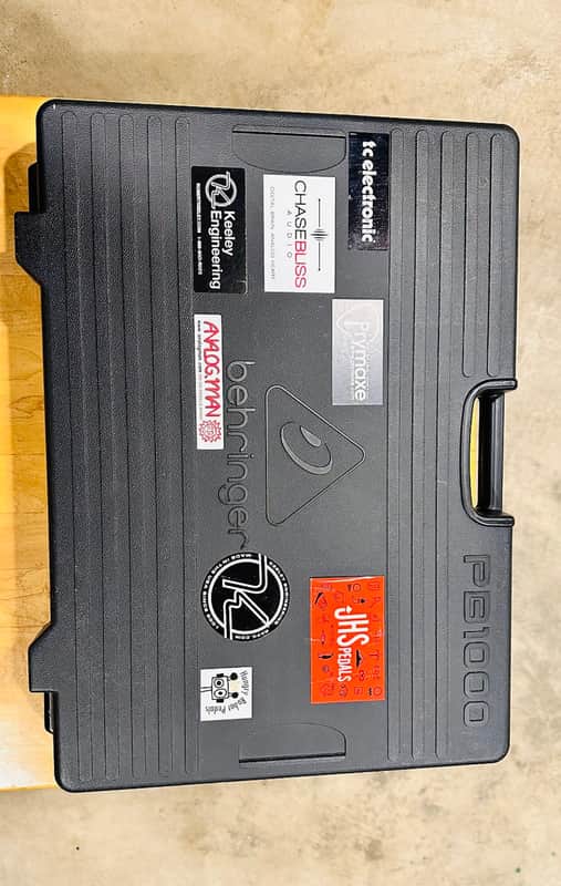 Behringer PB1000 Powered Pedalboard 2010s - Standard Bild 1