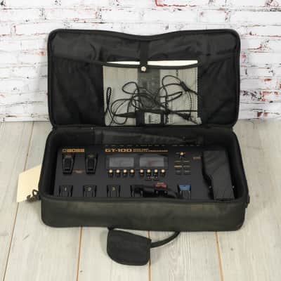 Boss - GT-100 Guitar Multi-Effect Pedalboard w/Case - USED