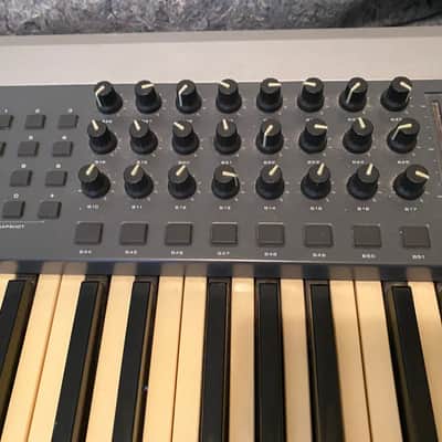 M-AUDIO KEYSTATION 88 PRO WEIGHTED ACTION CONTROLLER 2005-2010 - Silver image 8