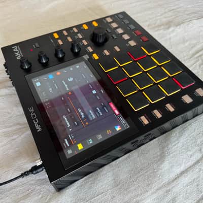 Akai MPC One Standalone MIDI Sequencer 2020 incl. Case image 4
