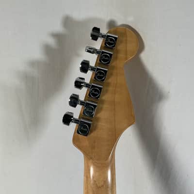 Fender Standard Stratocaster Left-Handed with Rosewood Fretboard 2003 - Black image 12