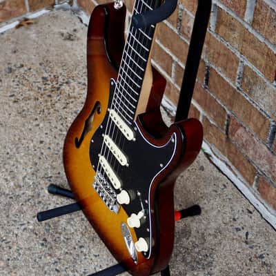 Fender Limited Edition Suona Stratocaster Thinline Ebony Fingerboard Violin Burst image 4