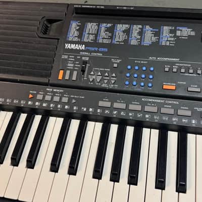 Yamaha PSR-85 61-Key Digital Keyboard (Used) image 2
