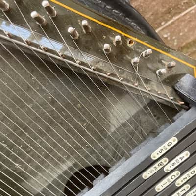 Autoharp By Oscar Schmidt 12 Chord 32 string Auto Harp W/ Case - Black image 7