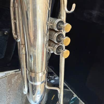 King 1122 Marching French Horn with case. USA image 7