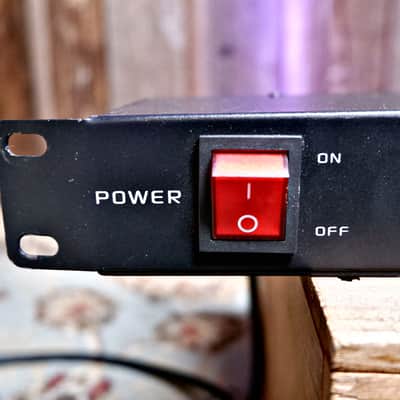 Pyle PDBC50 19" Rackmount Power Supply image 2