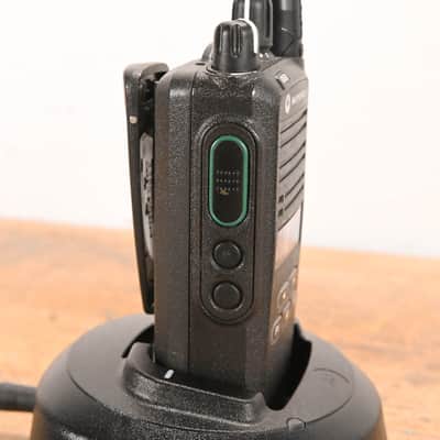 Motorola CP185 Portable Two-Way Radio with PMLN5228A Charger CG01WGD image 8