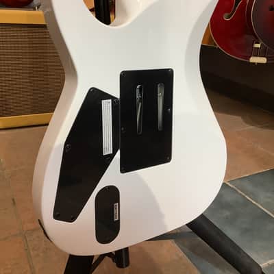 ESP LTD M-1000 Ebony - Snow White image 4