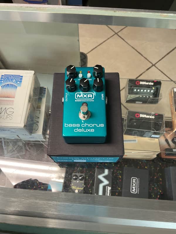 MXR M83 Bass Chorus Deluxe