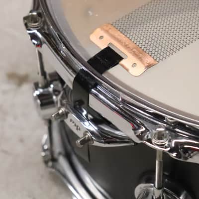 DW Collector's Series Sound Edge 7x13" Snare Drum Brass / Maple image 12