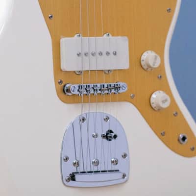 Squier J Mascis Jazzmaster with Laurel Fretboard 2018 - Present - Vintage White image 4