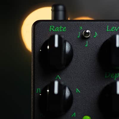 Suhr Jack Rabbit, Black Edition image 3