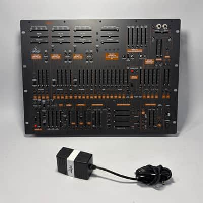 Behringer 2600