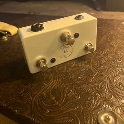 Simple Switch Effects Amp Switcher + tap tempo 2021 - White image 1