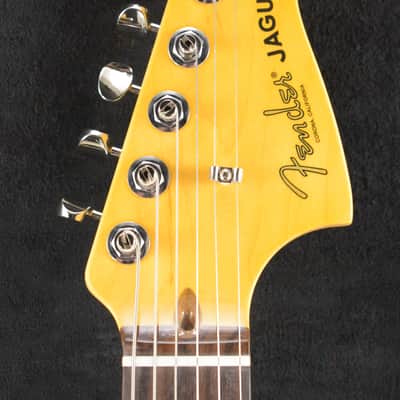 Fender American Professional Classic Jaguar Rosewood Fingerboard 3-Color Sunburst image 3