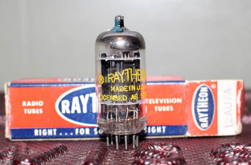 RAYTHEON 12AU7 ECC82 TIGHT BALANCE BLACK PLATE HALO GETR NOS+ NIB MINTY VINTAGE 1960'S image 1