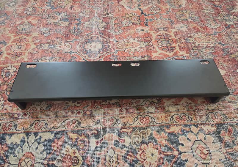 Tone Table Hinged Magnet Latch Pedalboard Riser 2026 - Black