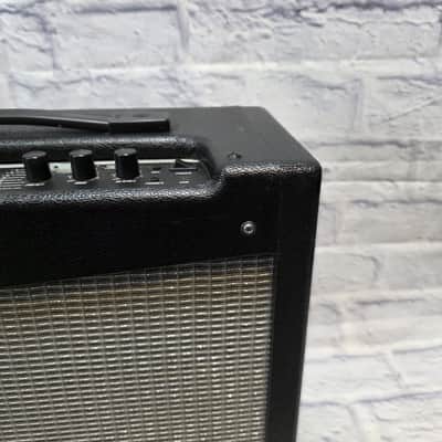 Fender  Mustang v.2 Guitar Combo Amp image 4