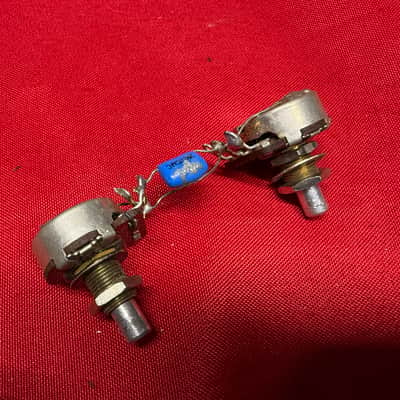 1989 Fender P bass CTS pots image 2