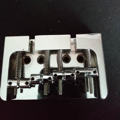 Hipshot B Style Hipshot 4 String Bass Bridge 17mm String Spacing, Chrome image 6