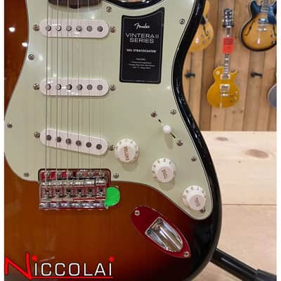 Fender Vintera II '60s Stratocaster, Rosewood Fingerboard, 3-Color Sunburst image 2