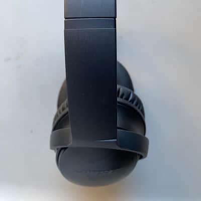 Bose Quietcomfort 35 Series II Wireless Noise Canceling Headphones image 6