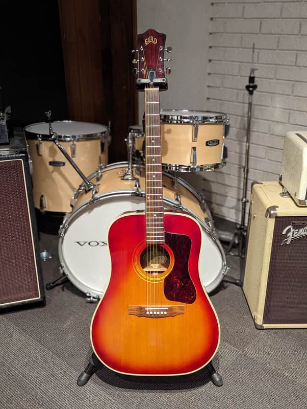 Guild D-40 Sunburst Acoustic Guitar (Late 1960's - Early 1970's) image 1