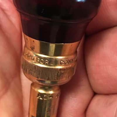 FIRST RUN 1925 PAT APP. FOR  C. G. CONN AI-412 (Ernest Pechin design) VINTAGE GOLD PLATED CORNET VISABLE EMBOUCHURE (removable translucent cherry-red Bakelite cup ) DECORATIVE MOUTHPIECE SCREW-OFF RIM VERY GOOD SHAPE image 4