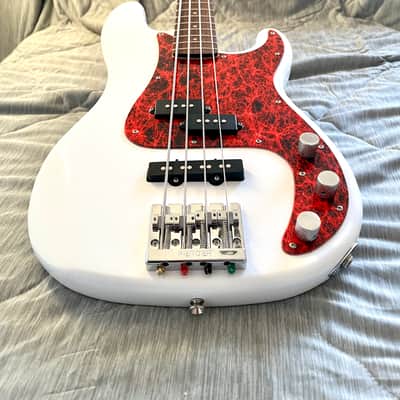 Squier Affinity Series Precision Bass P/J 2019 - Olympic White image 5