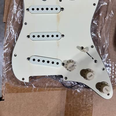 Abigail “Abby” Ybarra Fender LTD ED. CS 60’s MASTERWND PU SET COMPLETE w/ Vintage Loaded Pickguard - JOHN MAYER - RARE! image 4