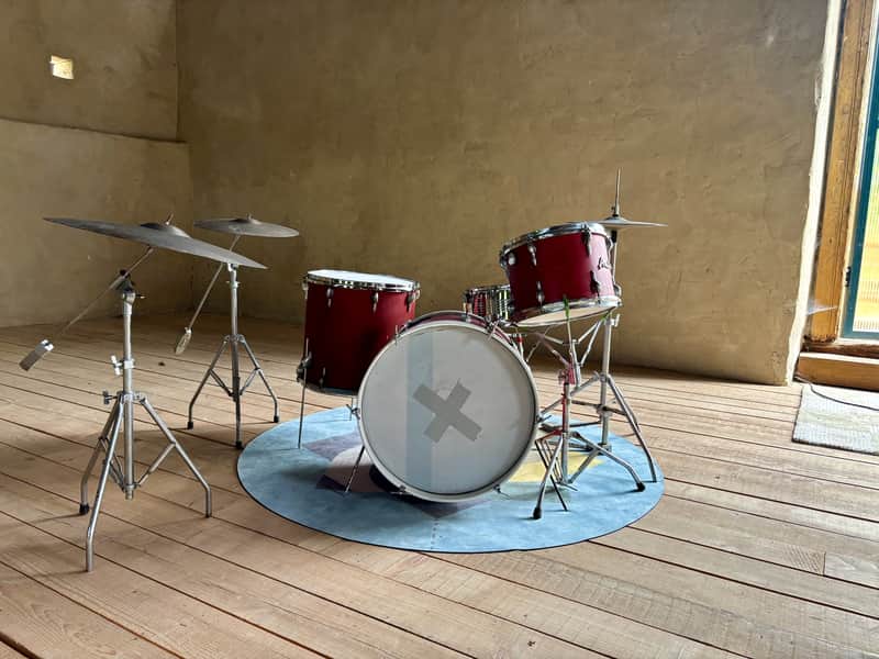 Amati Drum Set complete image 1