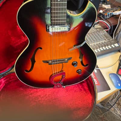 Guild T-100 Slim Jim with Single Coil 1965 - 1973 - Sunburst image 17