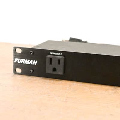 Furman M-8x2 8-Outlet Power Conditioner CG01241 image 4
