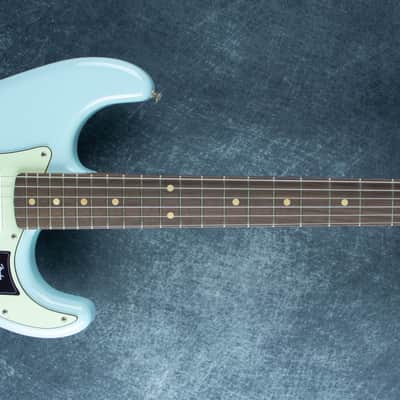 Fender Limited Edition Vintera II Road Worn 60 Strat Sonic Blue MX25159145 image 2