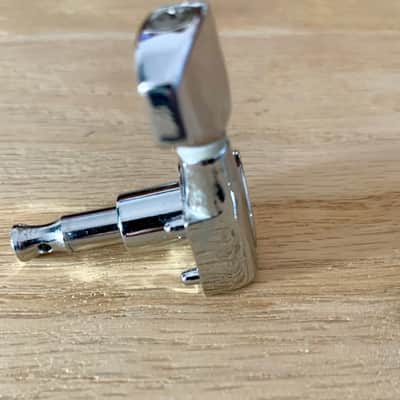 Tuning Head (1) For Electric Guitars, In-Line Style, Right Handed (Chrome) image 7