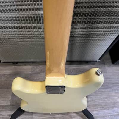 Fender Musicmaster with Rosewood Fretboard 1974 - Olympic White image 10