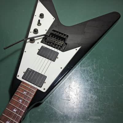 ESP Custom Guitars KH-1 Kirk Hammett Signature Flying V image 16