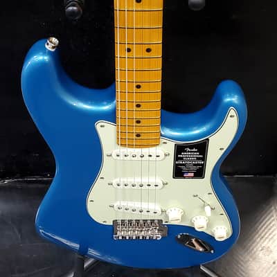 Fender American Professional Classic Stratocaster - Faded Lake Placid Blue w/FREE Pro Set Up image 4