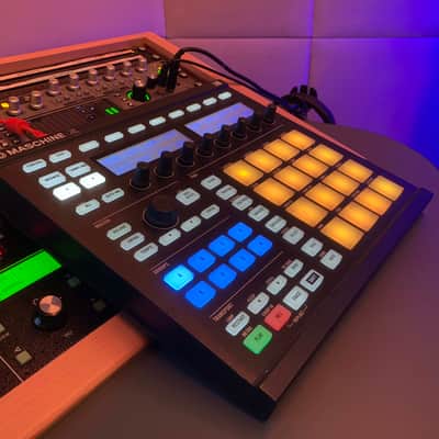 Native Instruments Maschine MKII 2010s - Black image 1