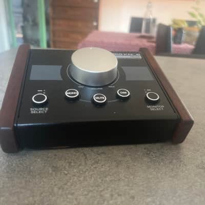 Mackie Big Knob Passive Walnut Cheeks image 8