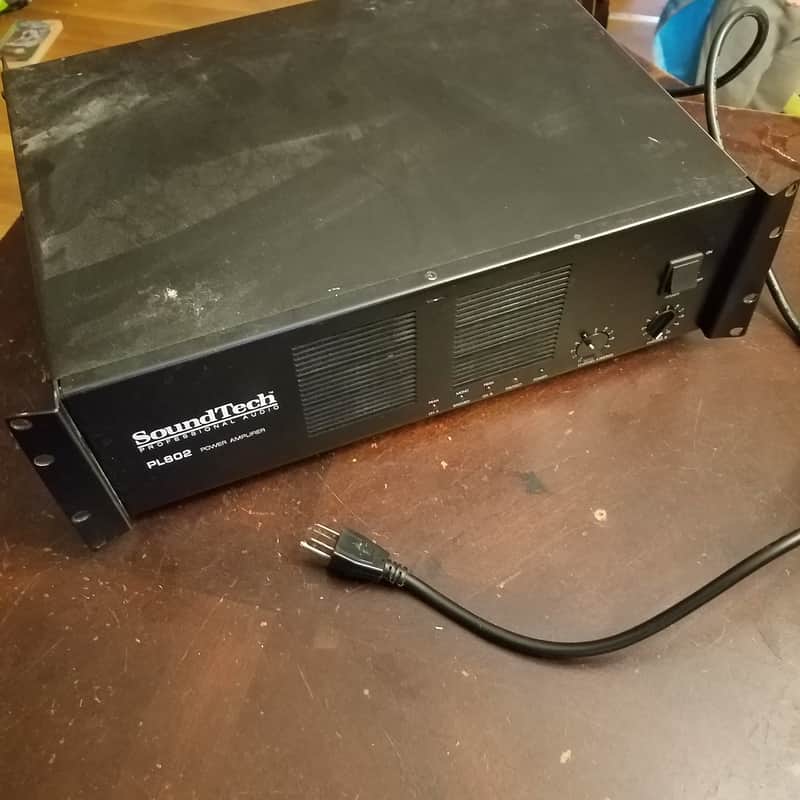 SoundTech PL802 3U Power Amplifier rack mount 800W 800 watt bridged or 400W stereo into 8 Ohms 2000s image 1