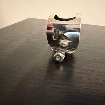 Vandoren LC01P Optimum Bb Clarinet Ligature and Plastic Cap 2010s - Silver-Plated image 2