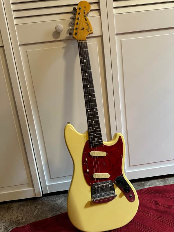 Fender MG-69 Mustang Reissue MIJ 1996