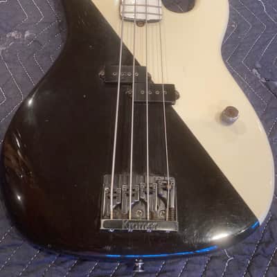 Kramer Pbass 1984 to 1986 Black/white image 3