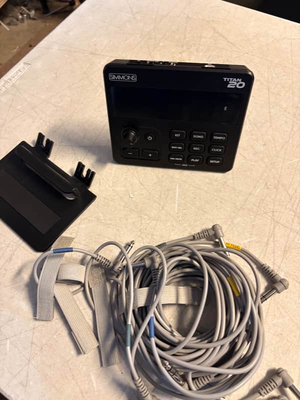 Simmons Titan 20 electric drum module with wire harness and tray image 1