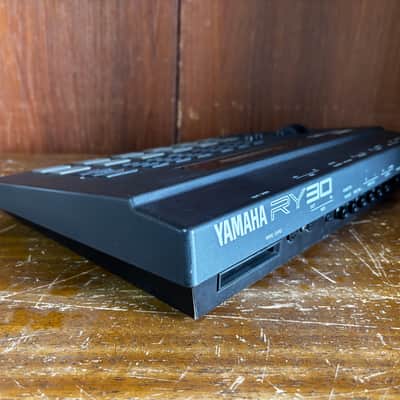 Yamaha RY30 RHYTHM PROGRAMMER Drum Machine w/ power supply New Internal Battery image 6