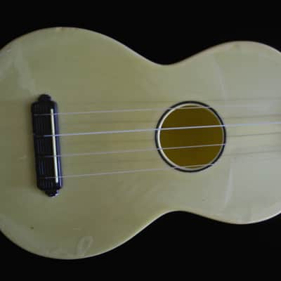 Islander Vintage Ukulele Designed by Mario Maccaferri Cream White image 2