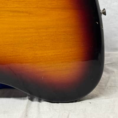 Fender Jaco Pastorius Jazz Bass Fretless 4-string J-Bass with Case 2005 - 3-Color Sunburst / Pau Ferro fingerboard image 13
